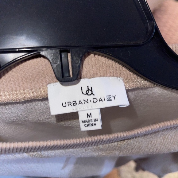 Urban Daisy Sweatshirt - Picture 5 of 5